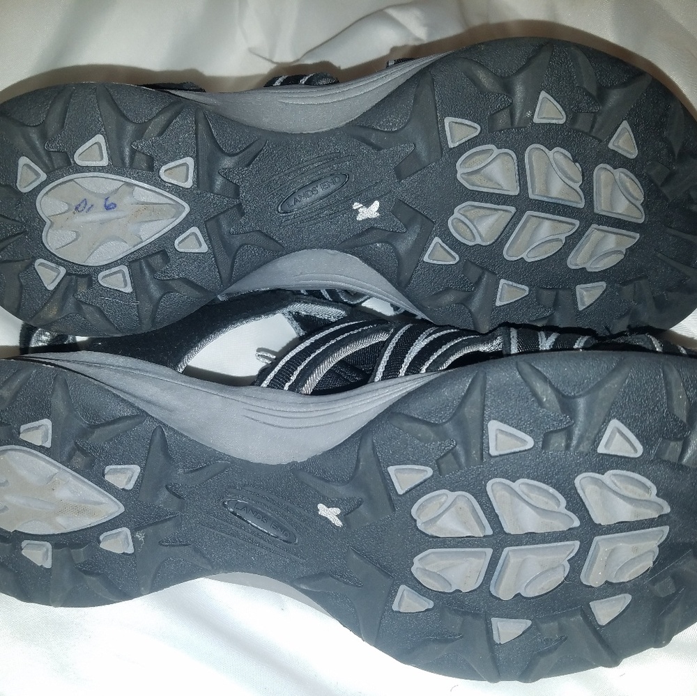 Sandals - Picture 4 of 5